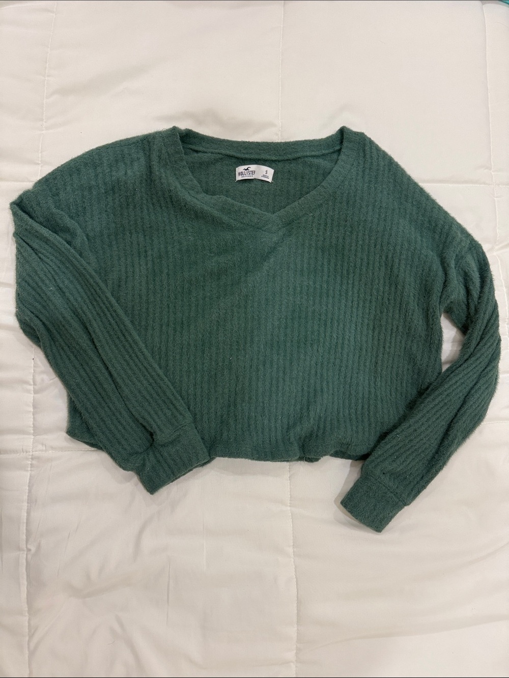 Hollister Fuzzy Cropped V-Neck Sweater